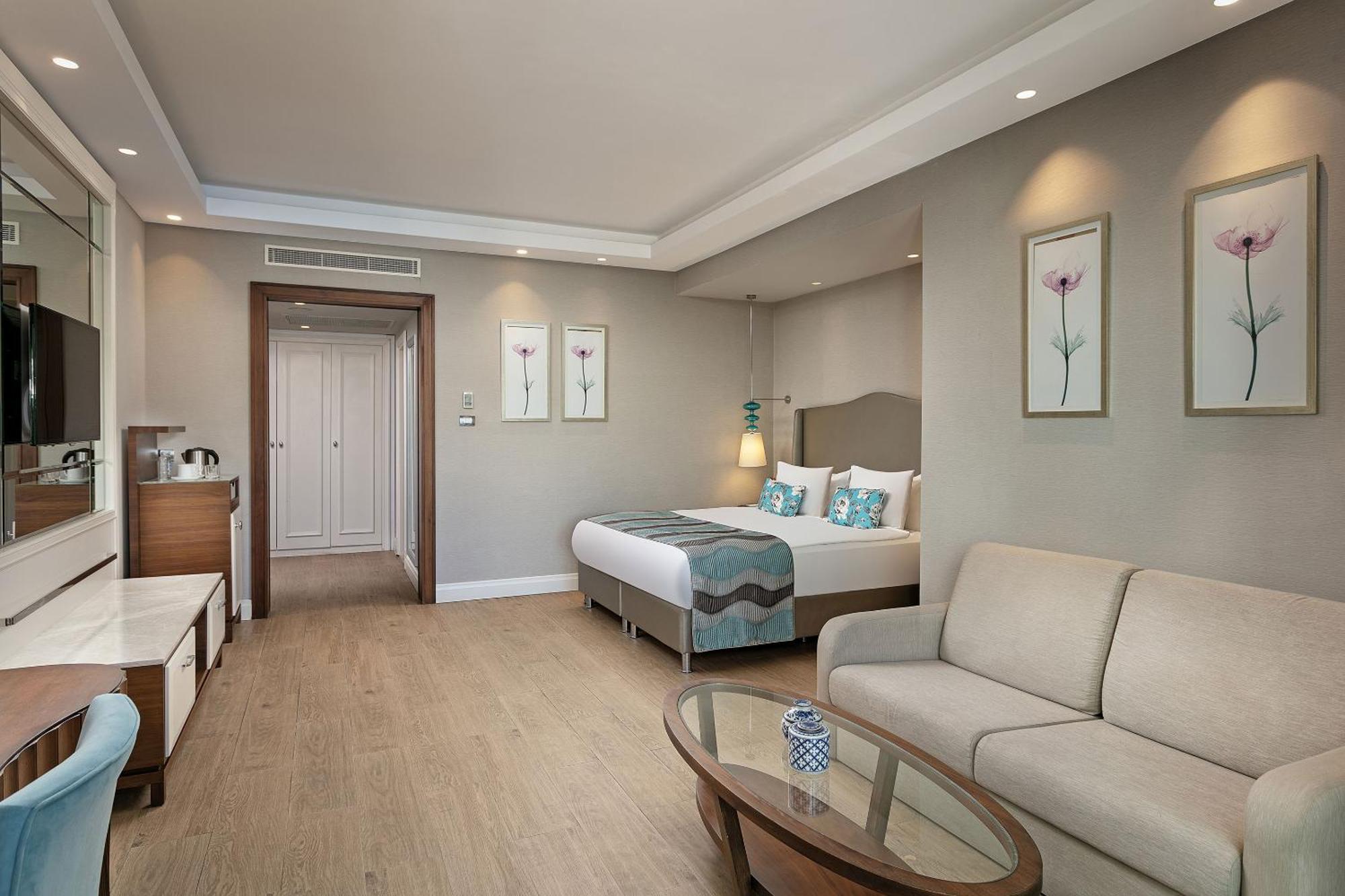 Titanic Deluxe Golf Resort 5*